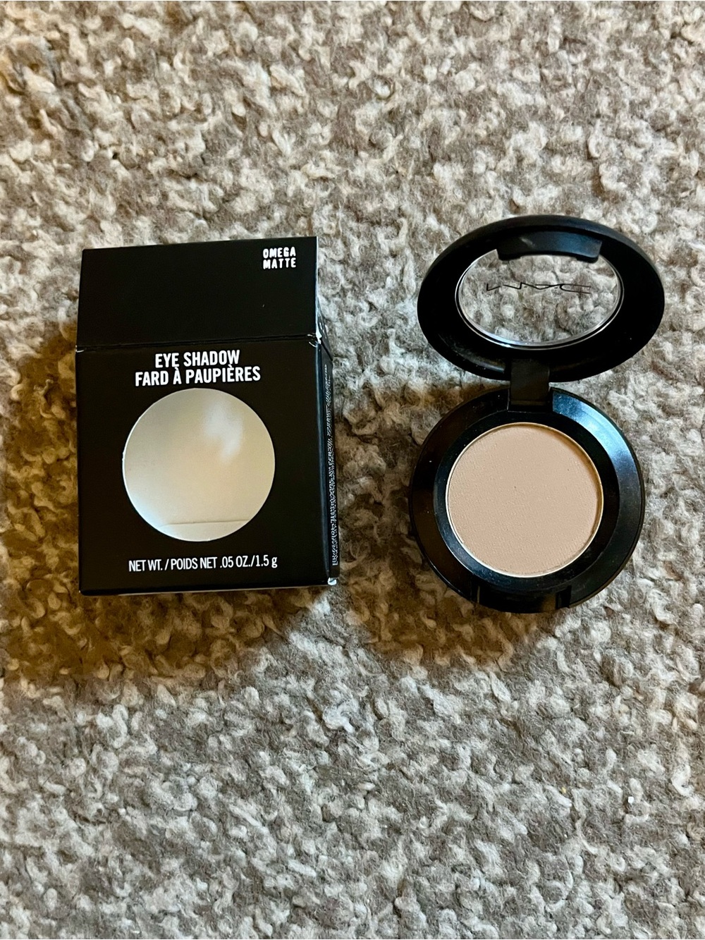 MAC Eyeshadow Omega Matte